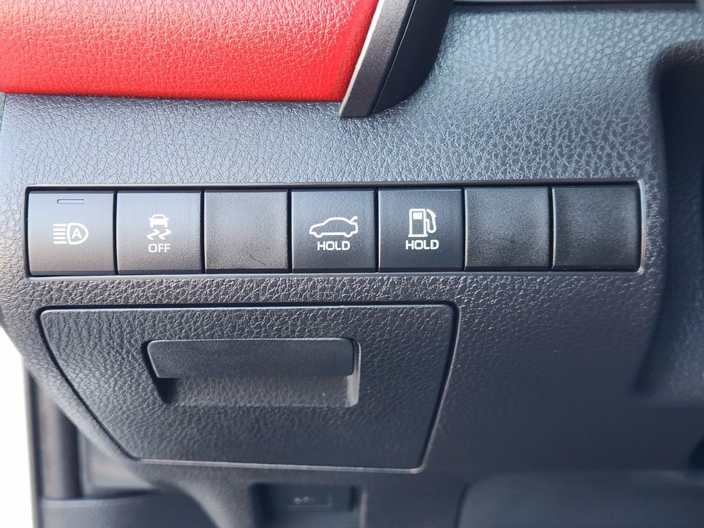 Used 2020 Toyota Camry XSE FWD image 21