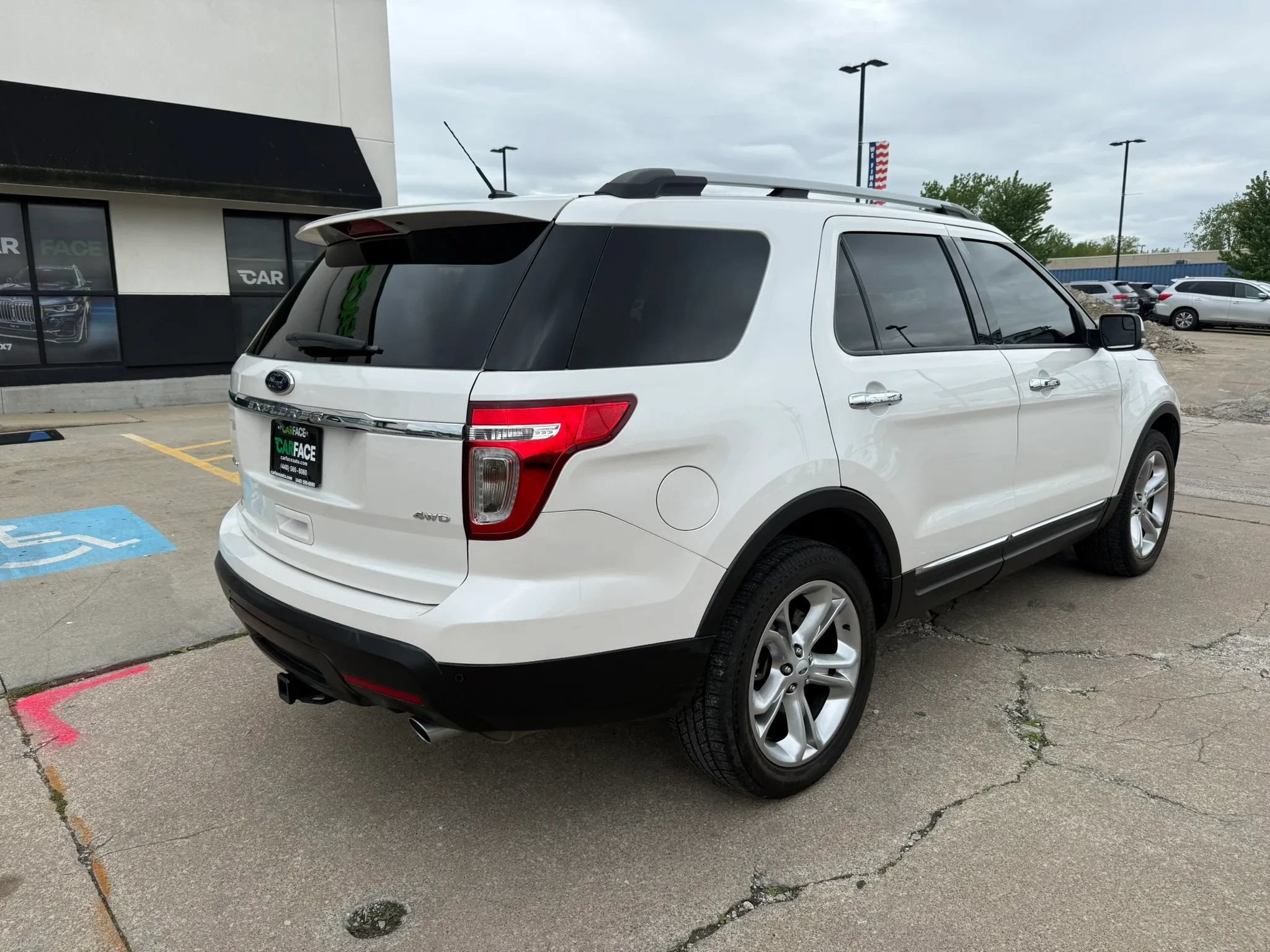 Used 2015 Ford Explorer Limited w/ Equipment Group 301A AWD/4WD image 17