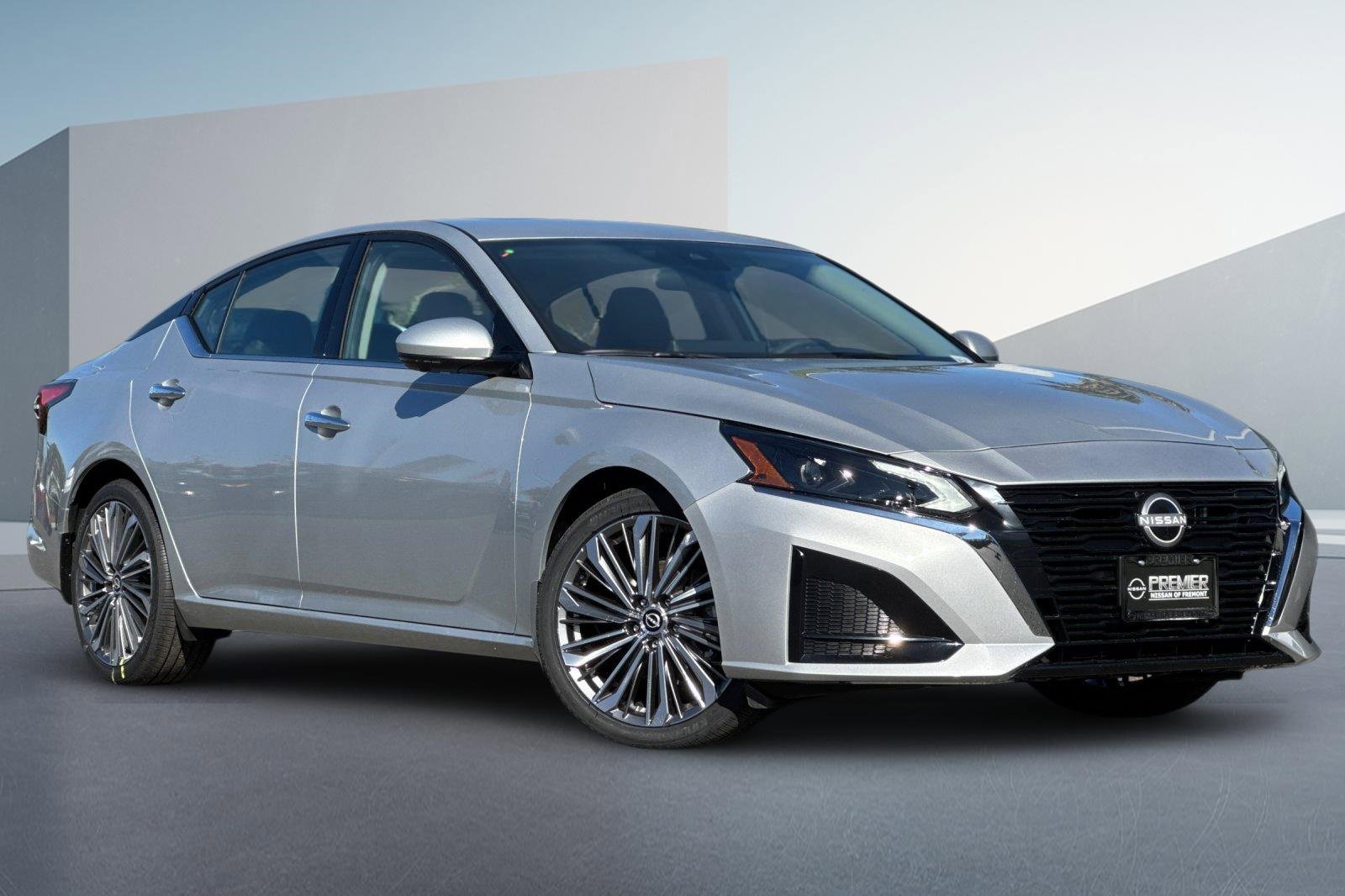 New 2025 Nissan Altima 2.5 SL image 2