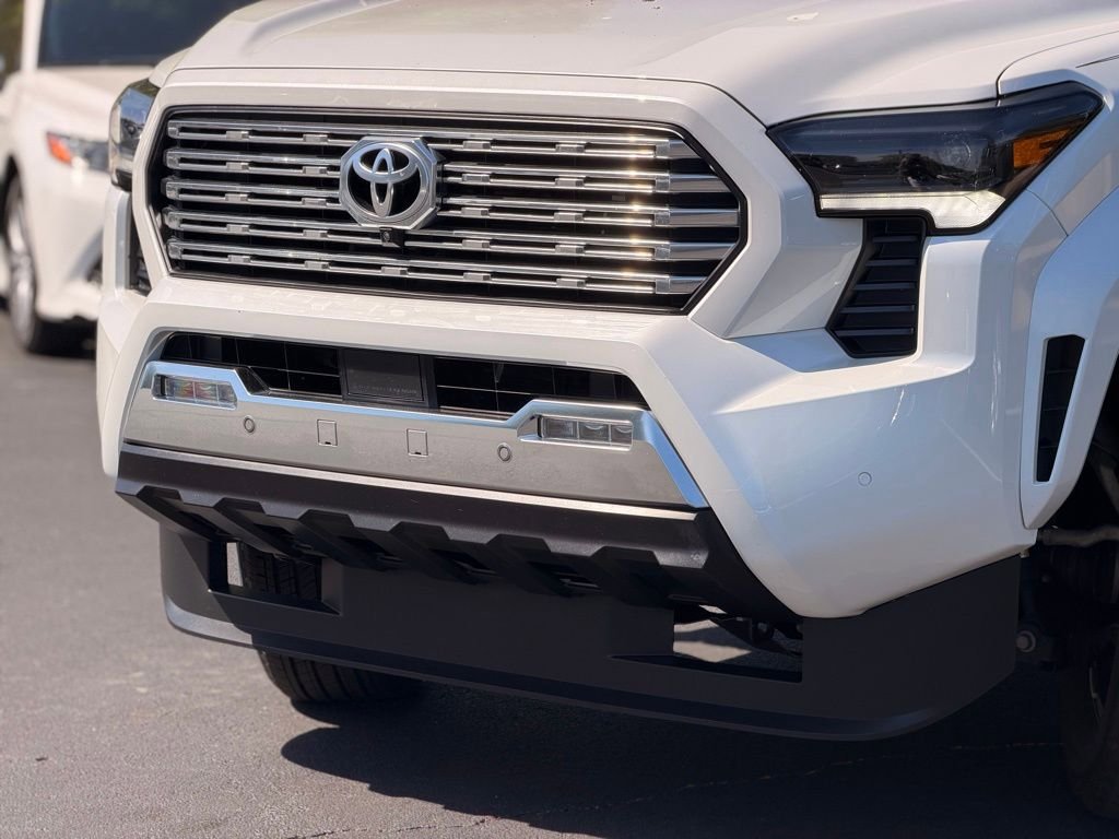 Used 2025 Toyota Tacoma Limited AWD/4WD image 10