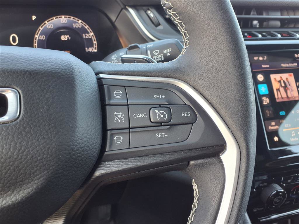 Used 2024 Jeep Grand Cherokee Laredo X w/ Luxury Tech Group I AWD/4WD image 15
