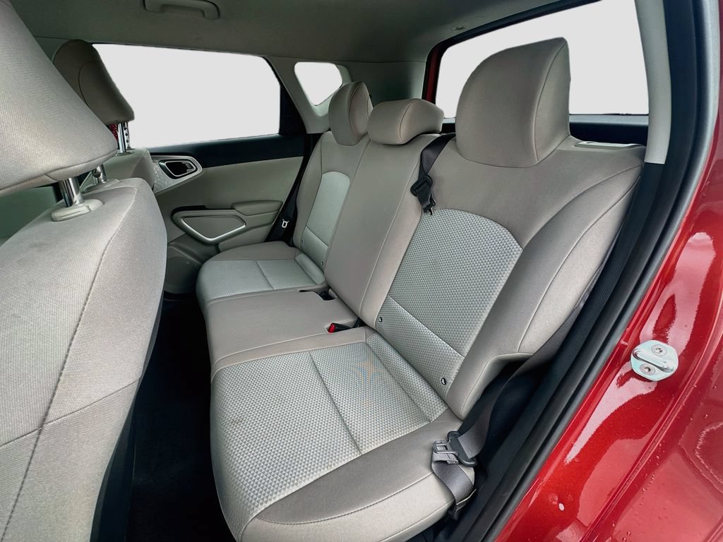 Used 2023 Kia Soul LX w/ LX Technology Package FWD image 23