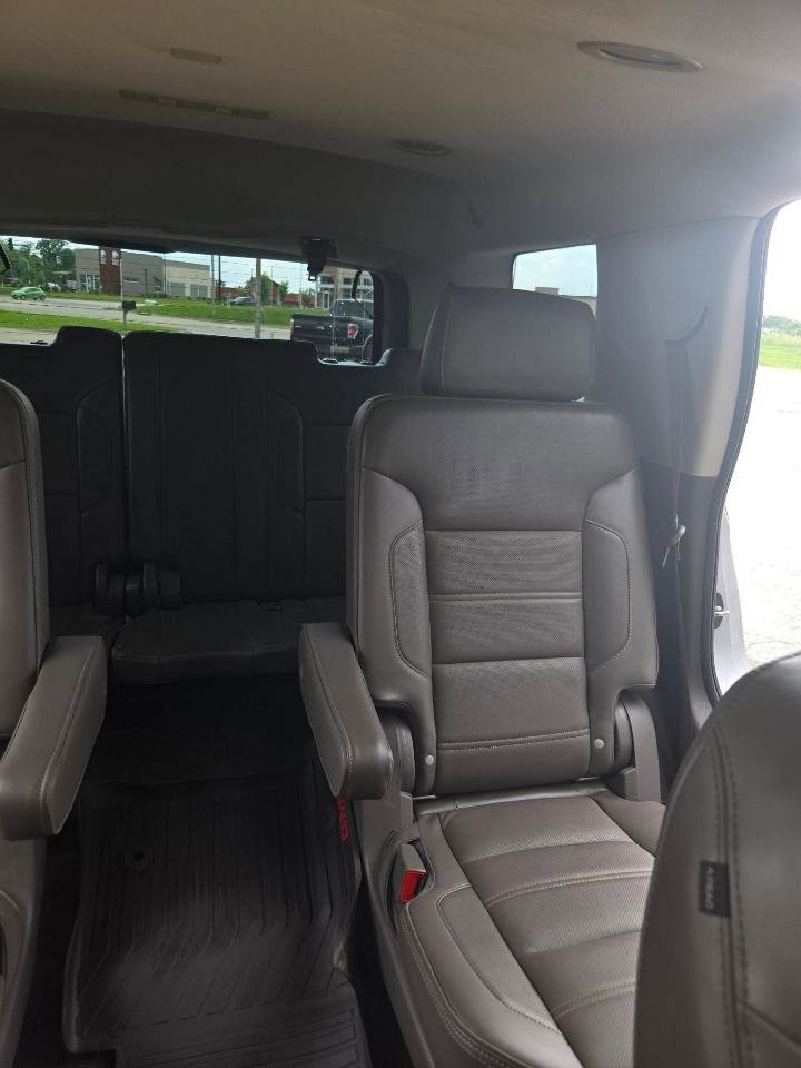Used 2015 GMC Yukon Denali w/ Premium Package AWD/4WD image 24