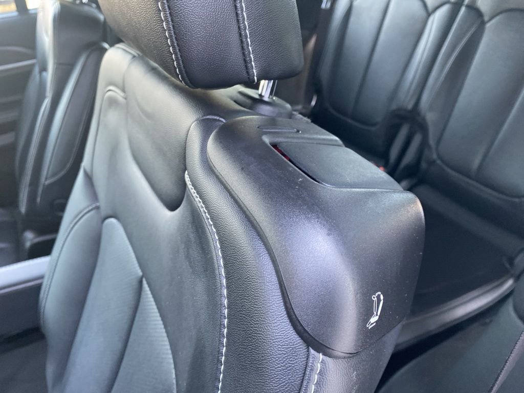 Certified 2023 Jeep Grand Cherokee L Limited w/ Luxury Tech Group II image 18