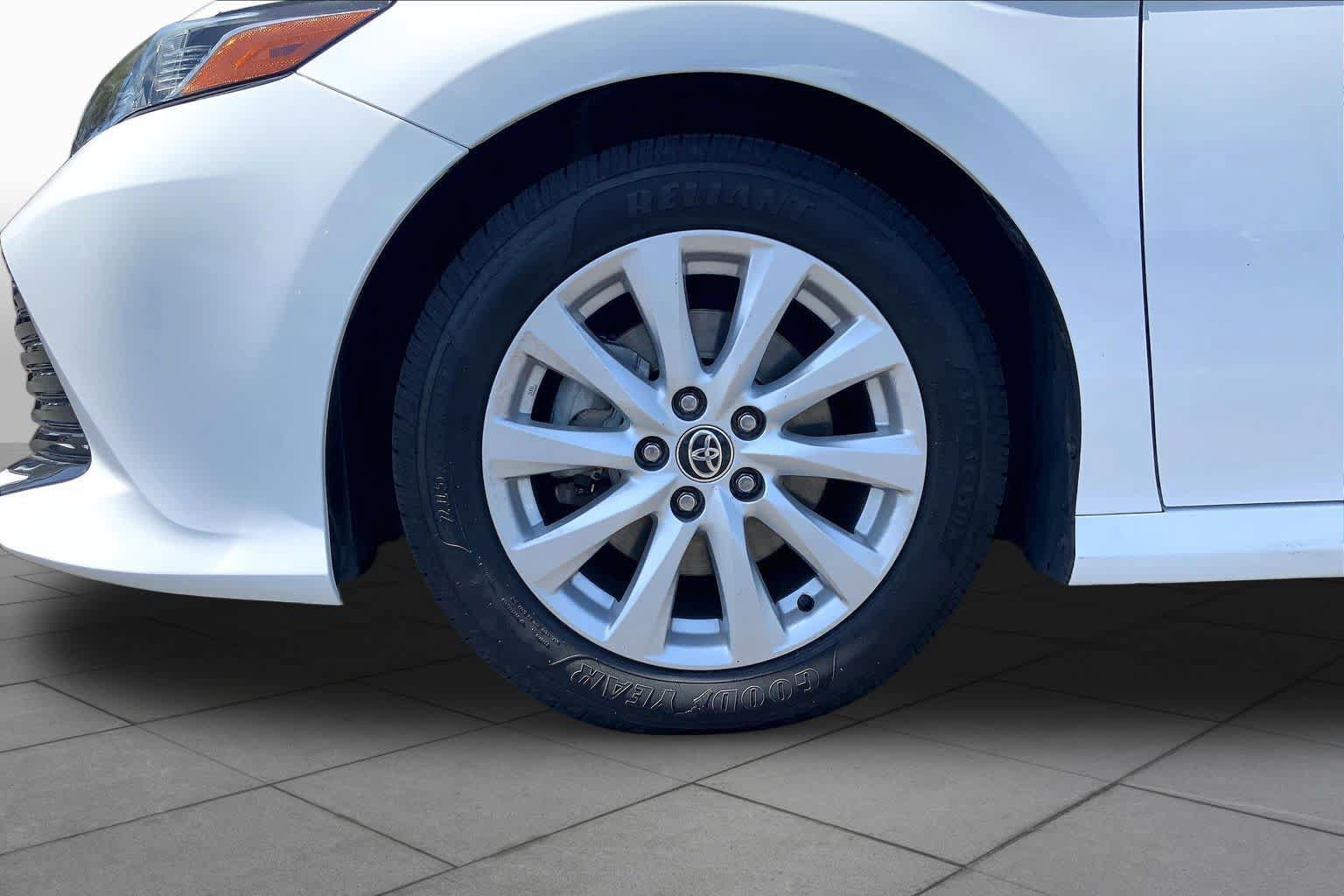 Used 2020 Toyota Camry LE FWD image 10