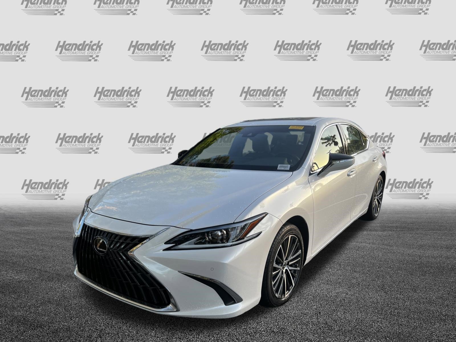 Used 2025 Lexus ES 300h w/ Premium Package image 5