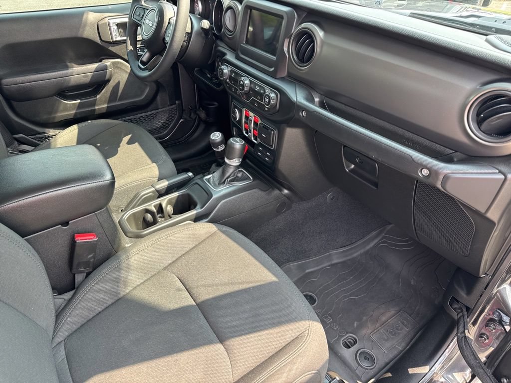 Used 2023 Jeep Gladiator Overland AWD/4WD image 27
