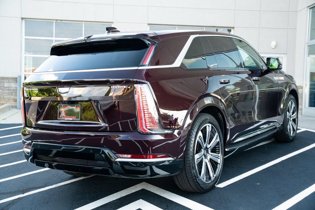 Used 2025 Cadillac Escalade IQ Luxury 2 w/ LPO, Premium Carpet Package AWD/4WD image 10