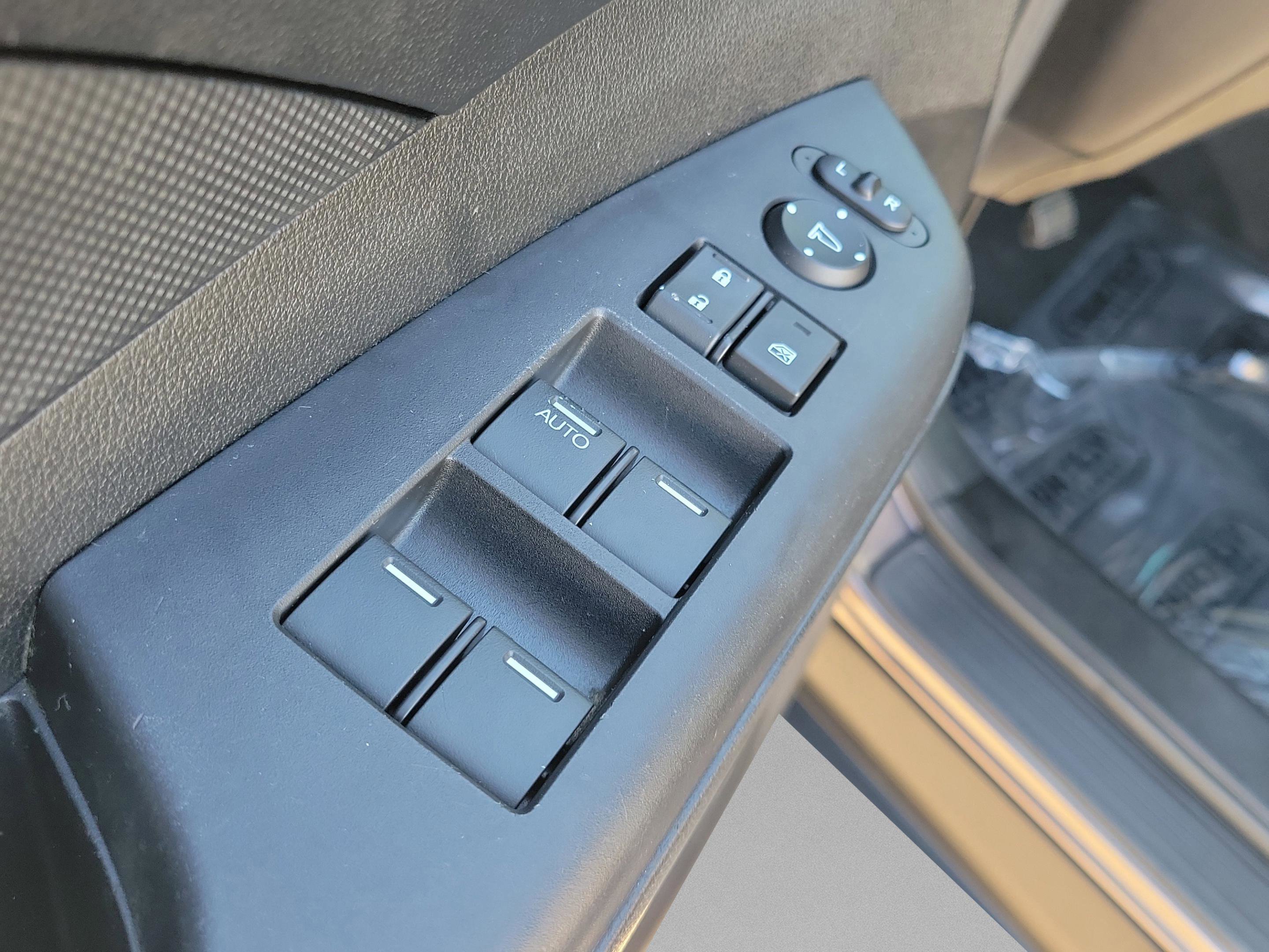 Used 2015 Honda CR-V LX image 16