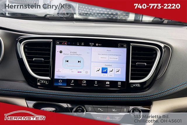 Used 2021 Chrysler Pacifica Touring-L image 9