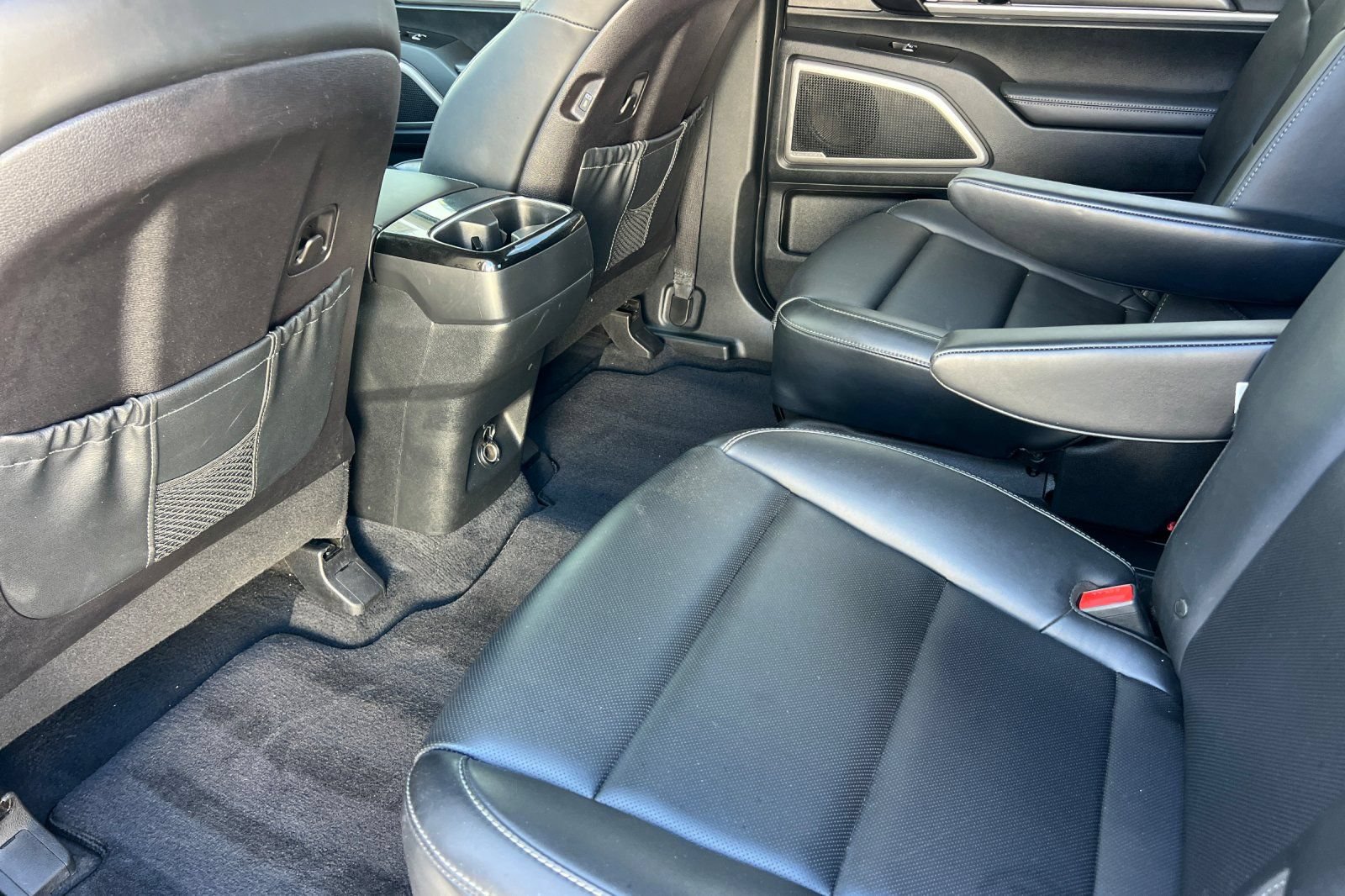 Used 2024 Kia Telluride S FWD image 13