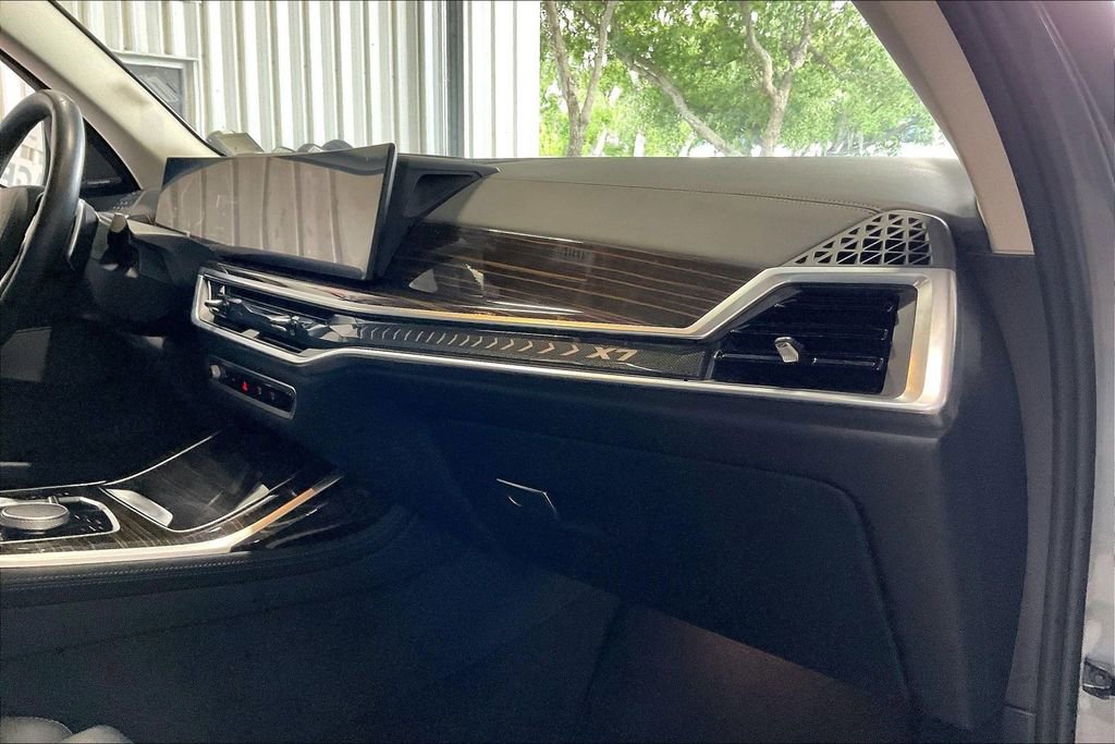 Used 2026 BMW X7 xDrive40i AWD/4WD image 24