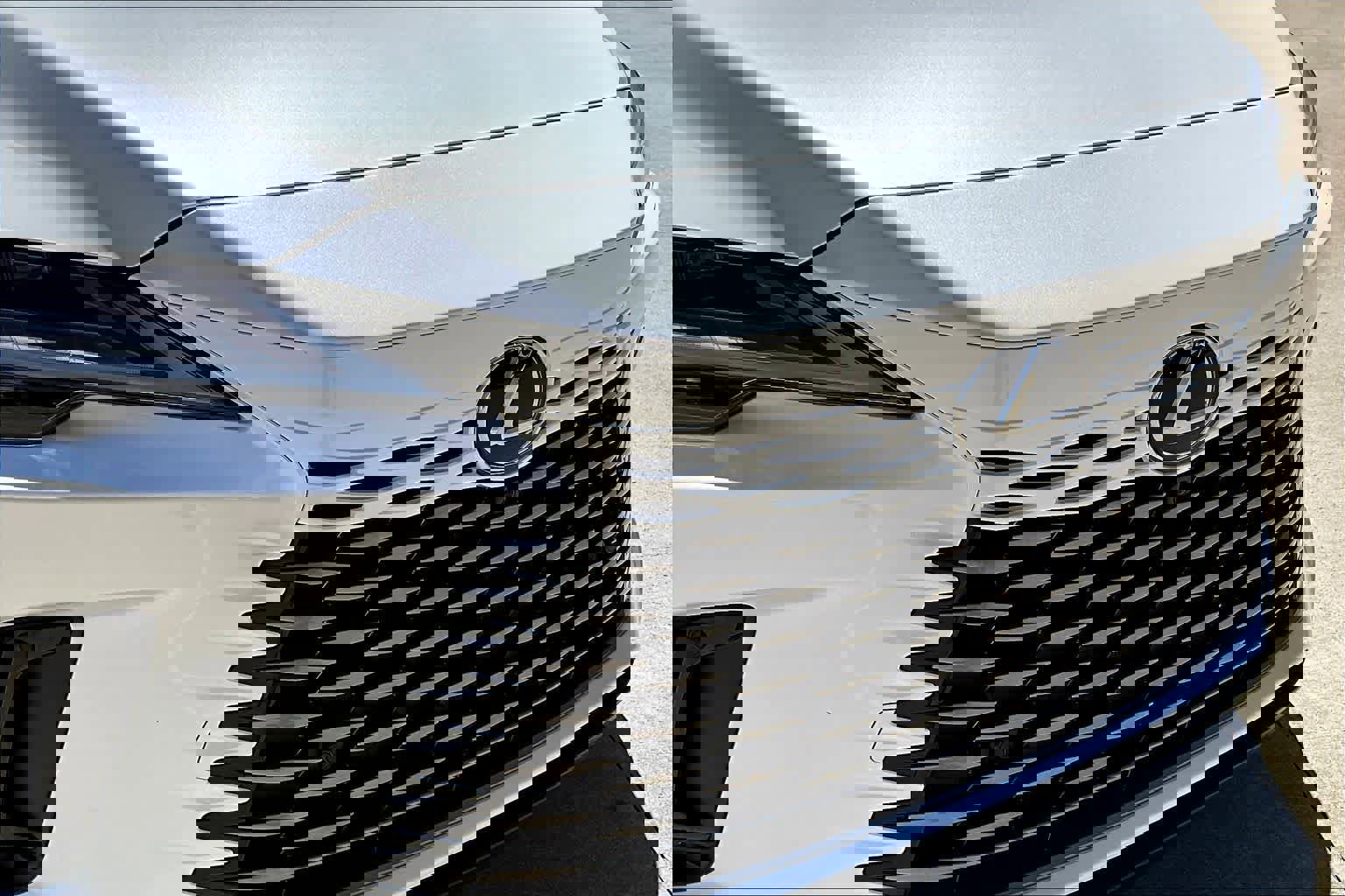 Used 2026 Lexus RX 450h Luxury image 30