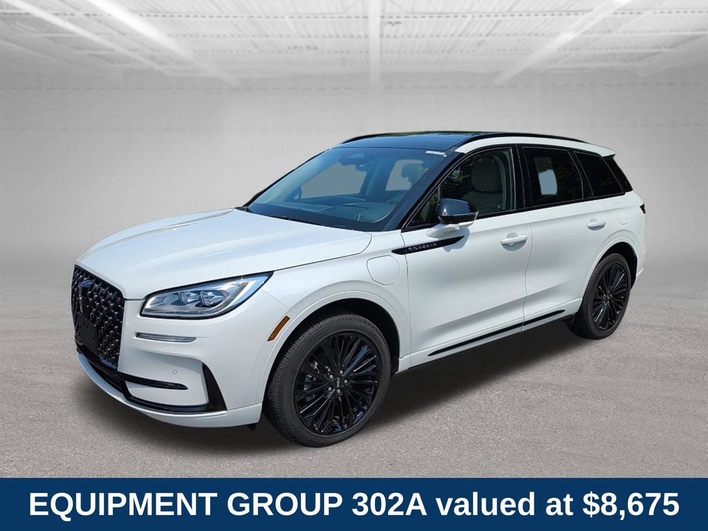 Used 2025 Lincoln Corsair Grand Touring w/ Equipment Group 302A AWD/4WD image 2