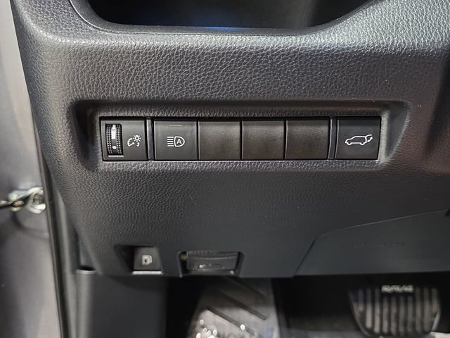 Certified 2020 Toyota RAV4 XSE AWD/4WD image 23