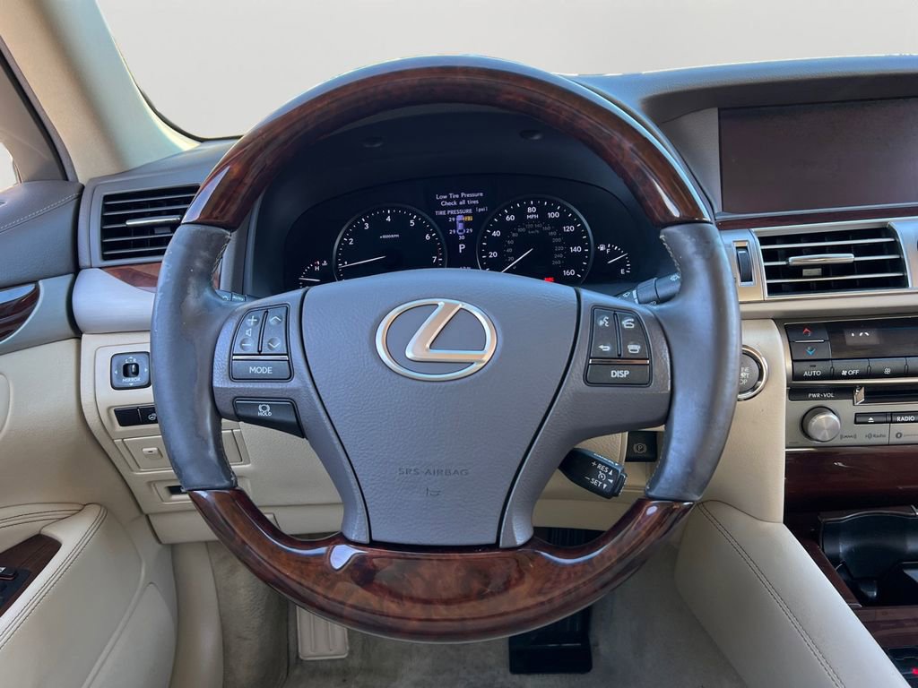 Used 2016 Lexus LS 460 AWD image 16