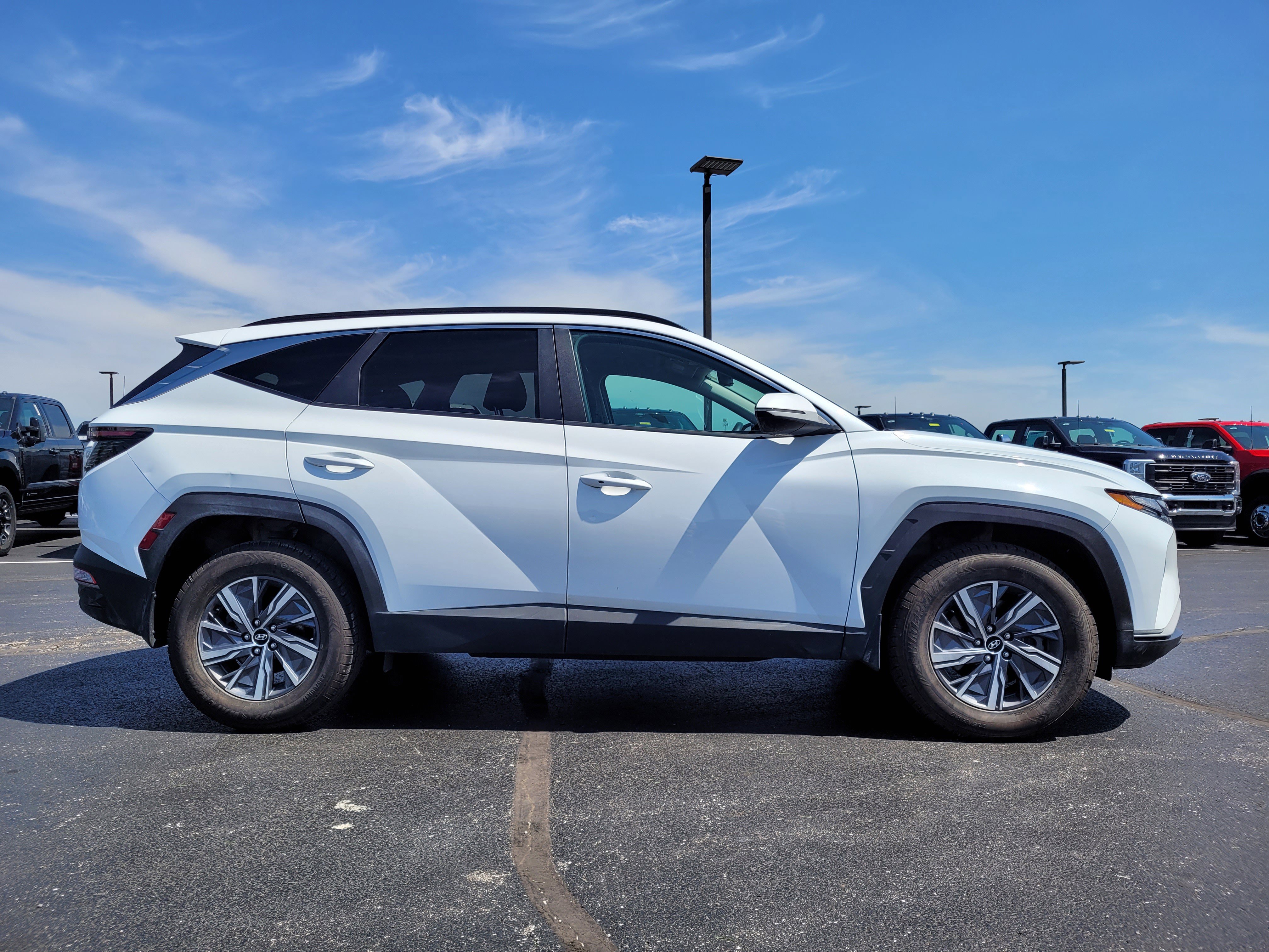 Used 2022 Hyundai Tucson Blue image 2