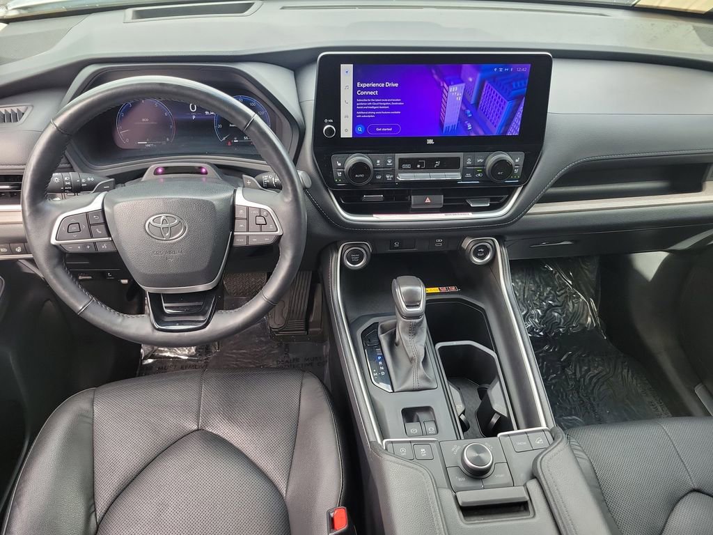 Used 2024 Toyota Grand Highlander Platinum image 4