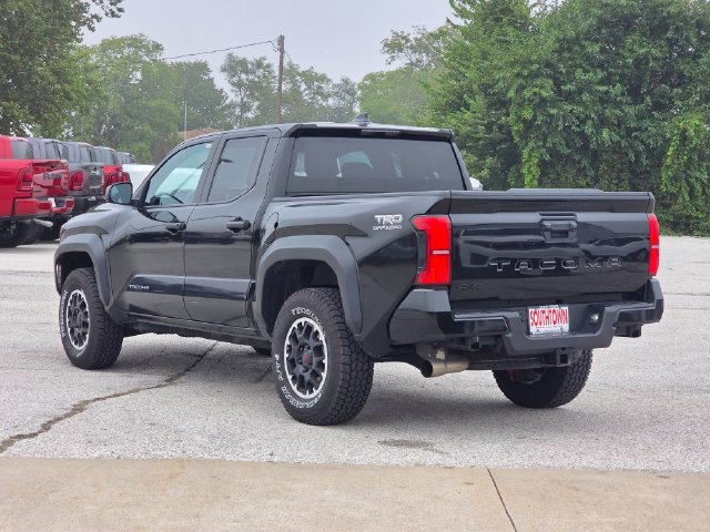 Used 2024 Toyota Tacoma TRD Off-Road AWD/4WD image 6