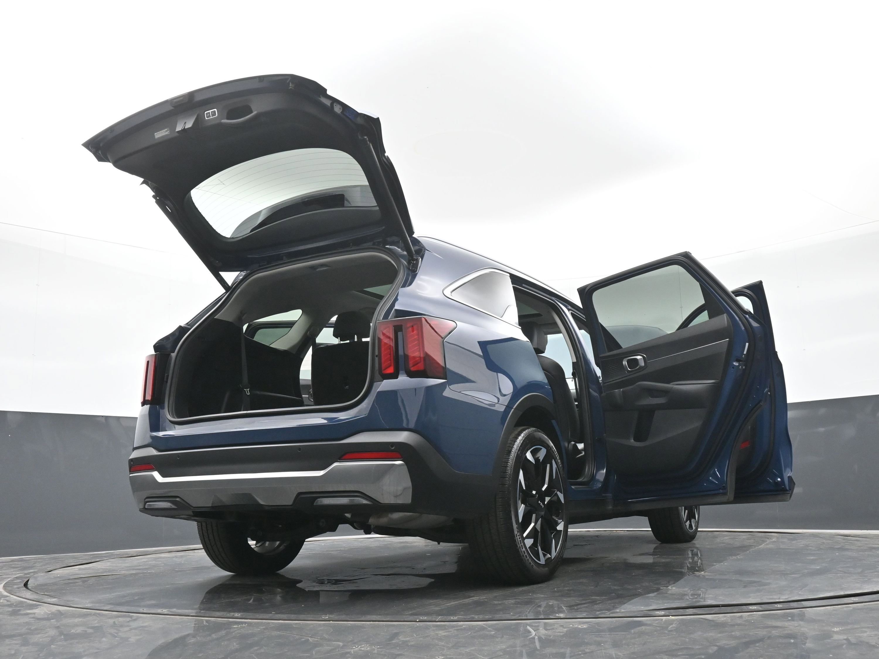 Used 2024 Kia Sorento EX w/ Panoramic Sunroof Package image 53