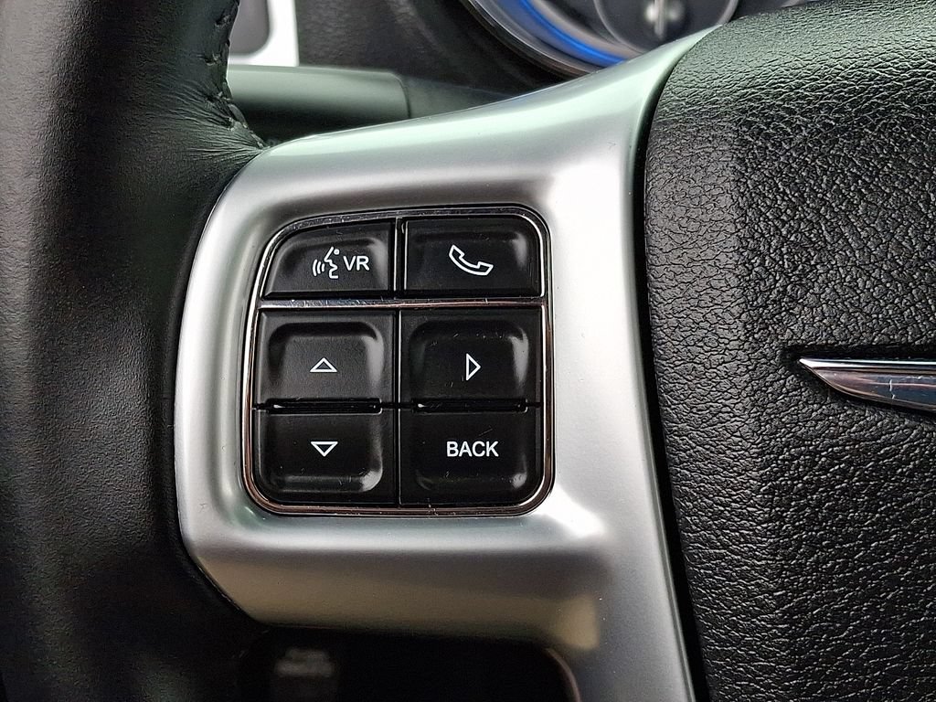 Used 2013 Chrysler 300 w/ Driver Convenience Group RWD image 23