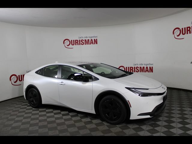 Used 2025 Toyota Prius LE FWD image 12