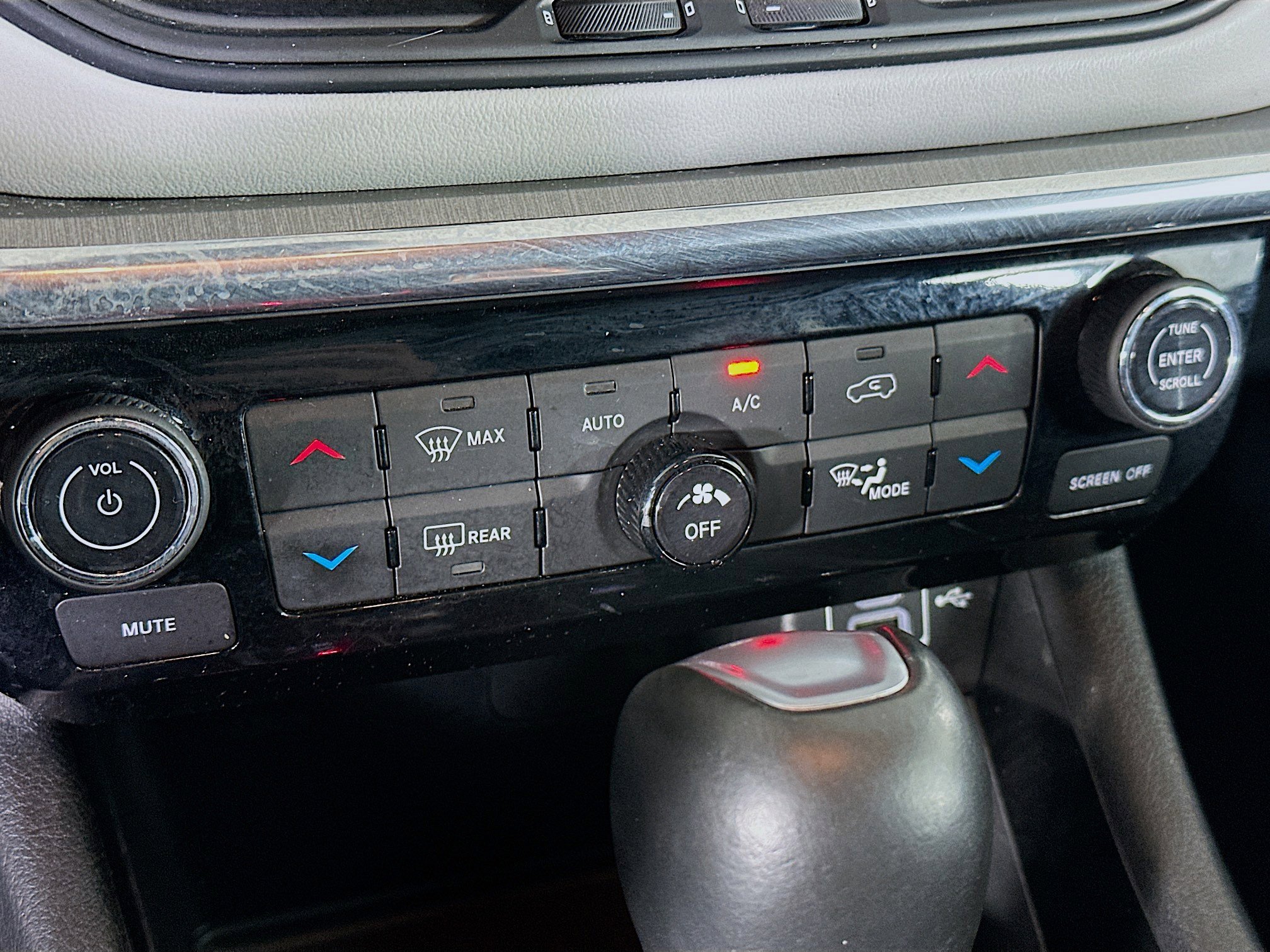 Used 2023 Jeep Compass Limited AWD/4WD image 23