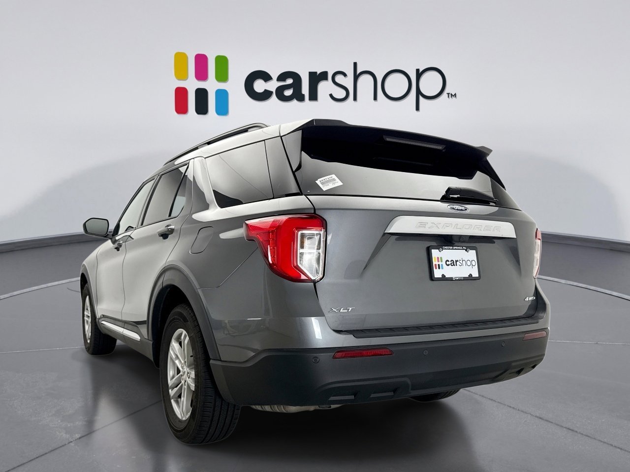 Used 2023 Ford Explorer XLT image 3