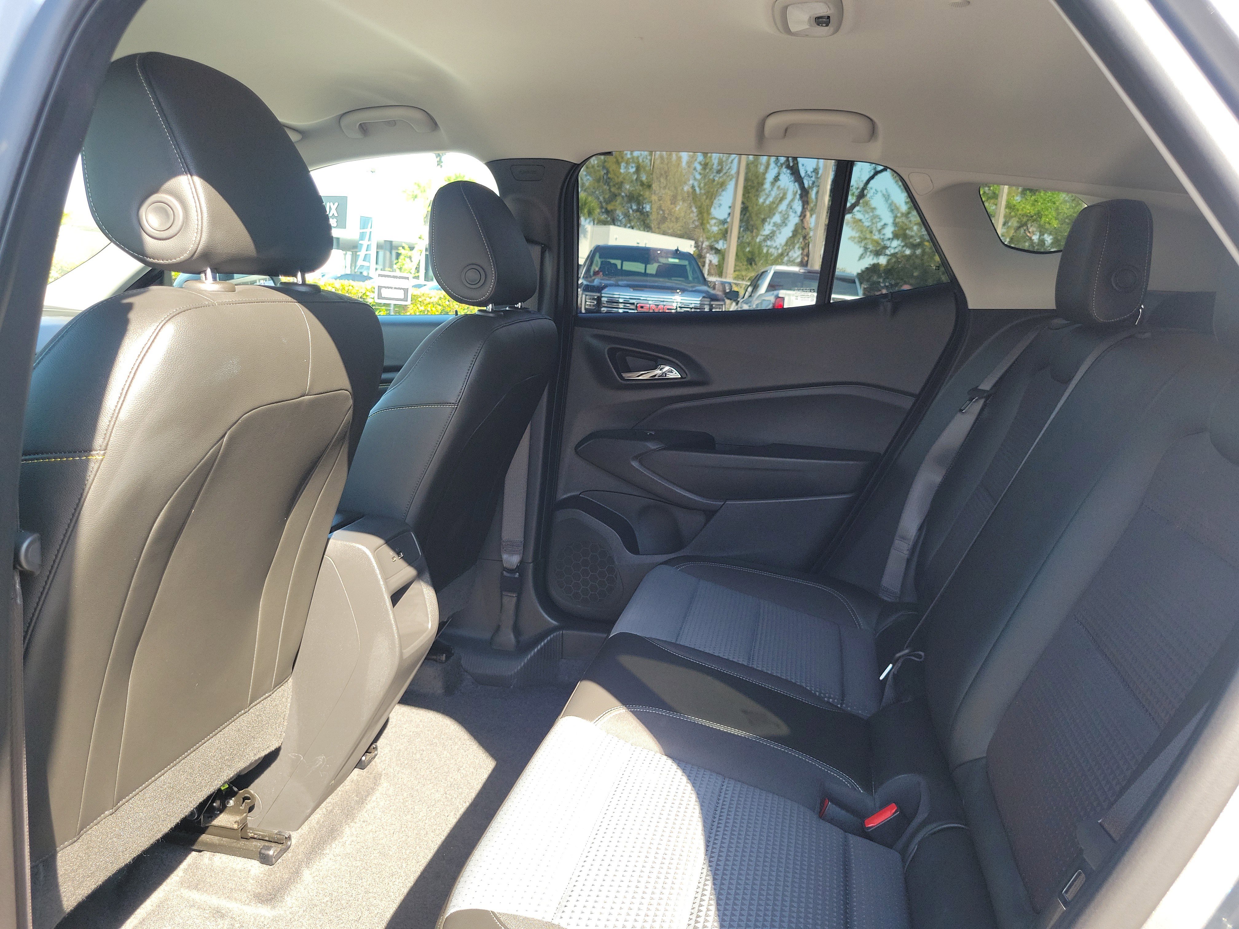 Used 2025 Chevrolet Trax LT w/ Driver Confidence Package FWD image 12