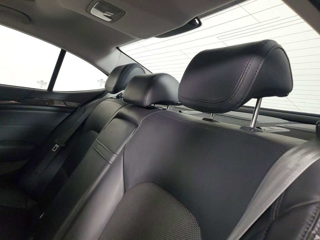 Used 2014 Kia Cadenza Premium w/ Luxury Package FWD image 11
