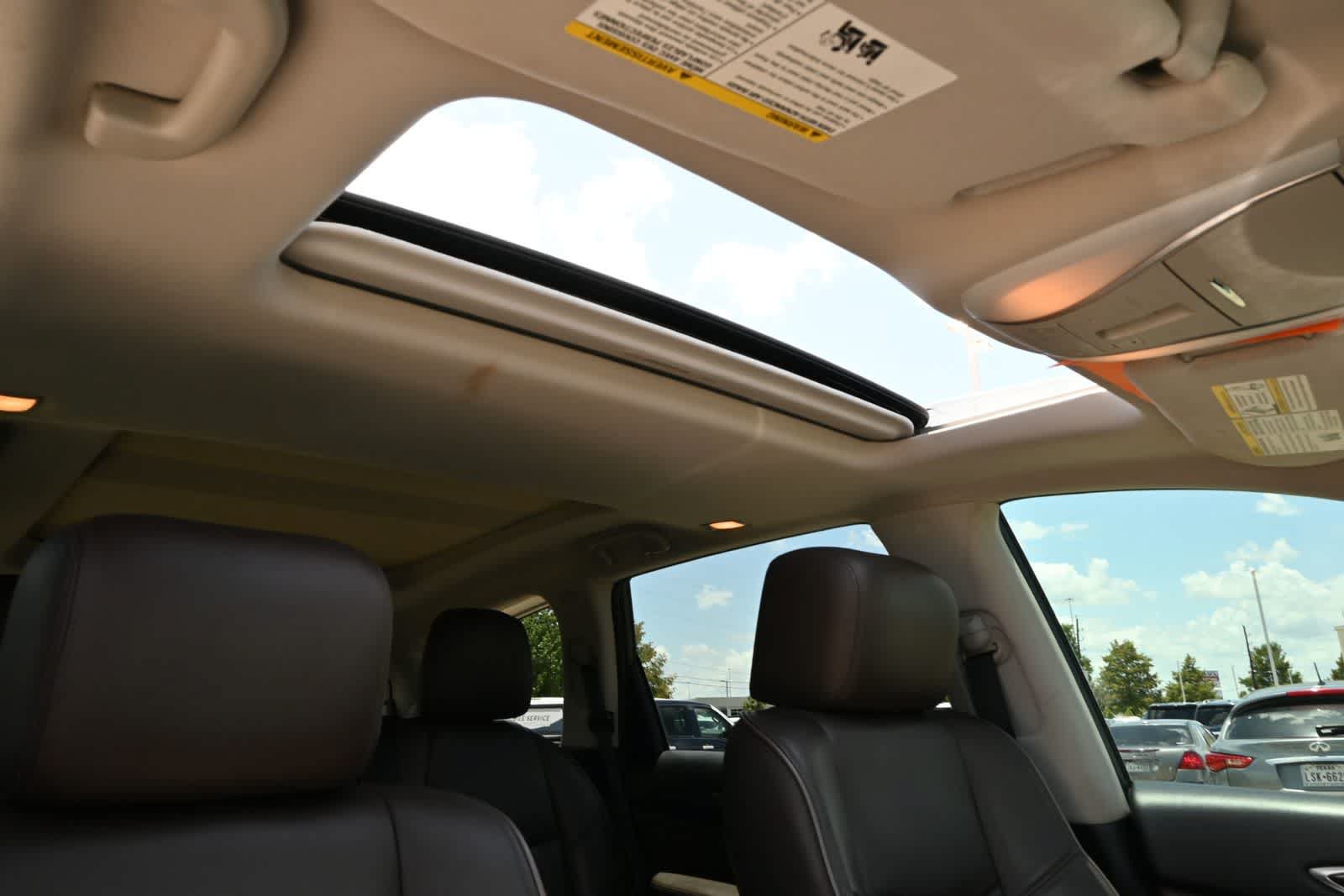 Used 2015 INFINITI QX60 FWD w/ Deluxe Touring Package image 25