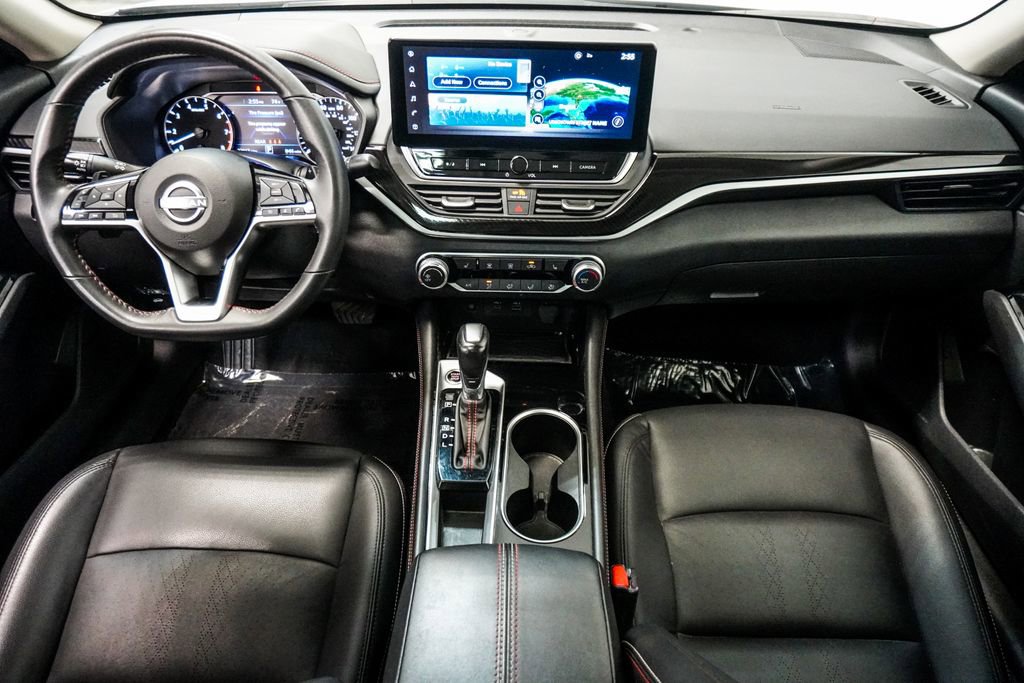 Used 2024 Nissan Altima 2.5 SR w/ SR Premium Package image 13