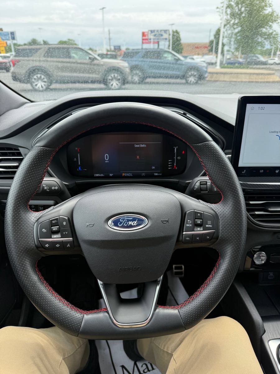 Used 2023 Ford Escape ST-Line w/ Tech Pack #1 AWD/4WD image 13