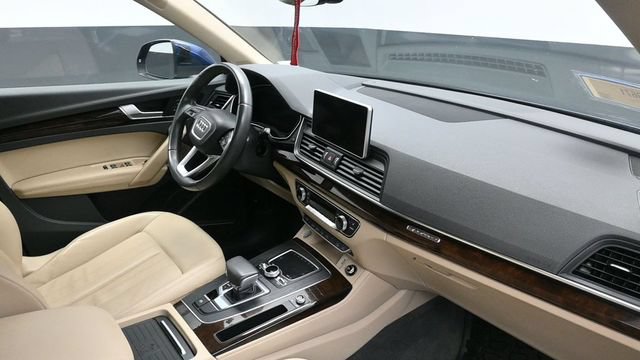 Used 2020 Audi Q5 Prestige w/ Prestige Package AWD/4WD image 14