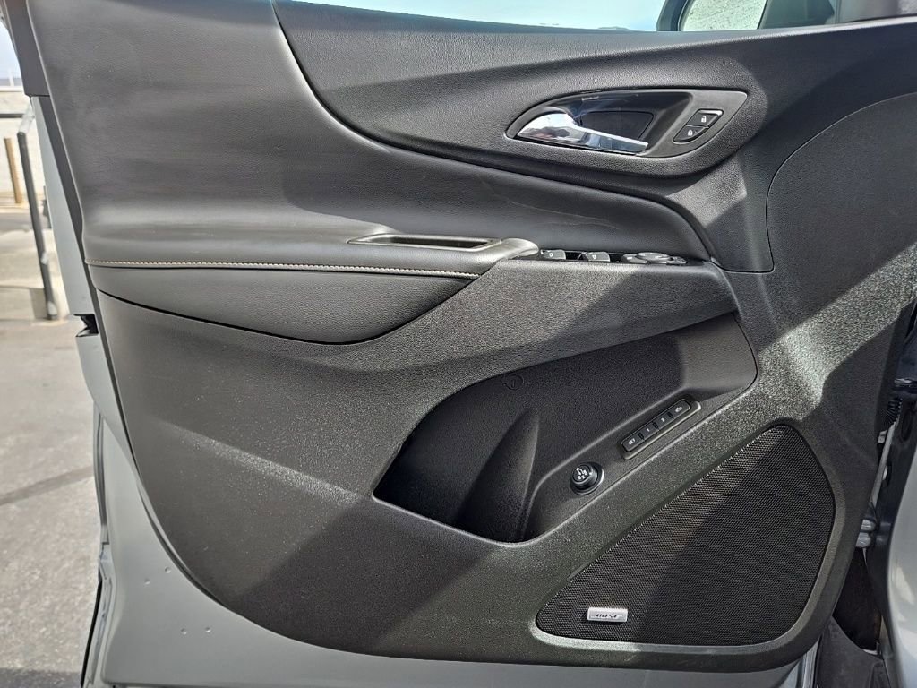 Used 2024 Chevrolet Equinox Premier image 12