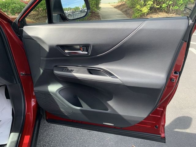 Certified 2023 Toyota Venza LE image 13