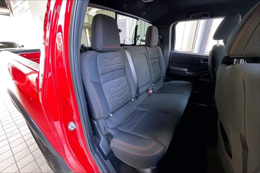 Used 2026 Nissan Frontier PRO-4X AWD/4WD image 15