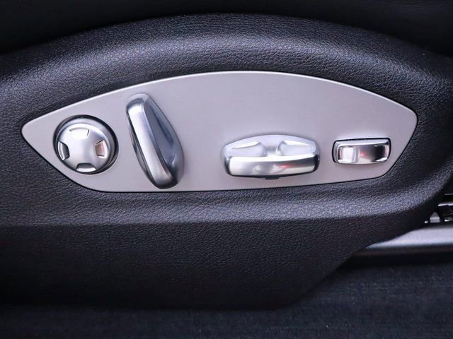 New 2025 Porsche Macan image 30