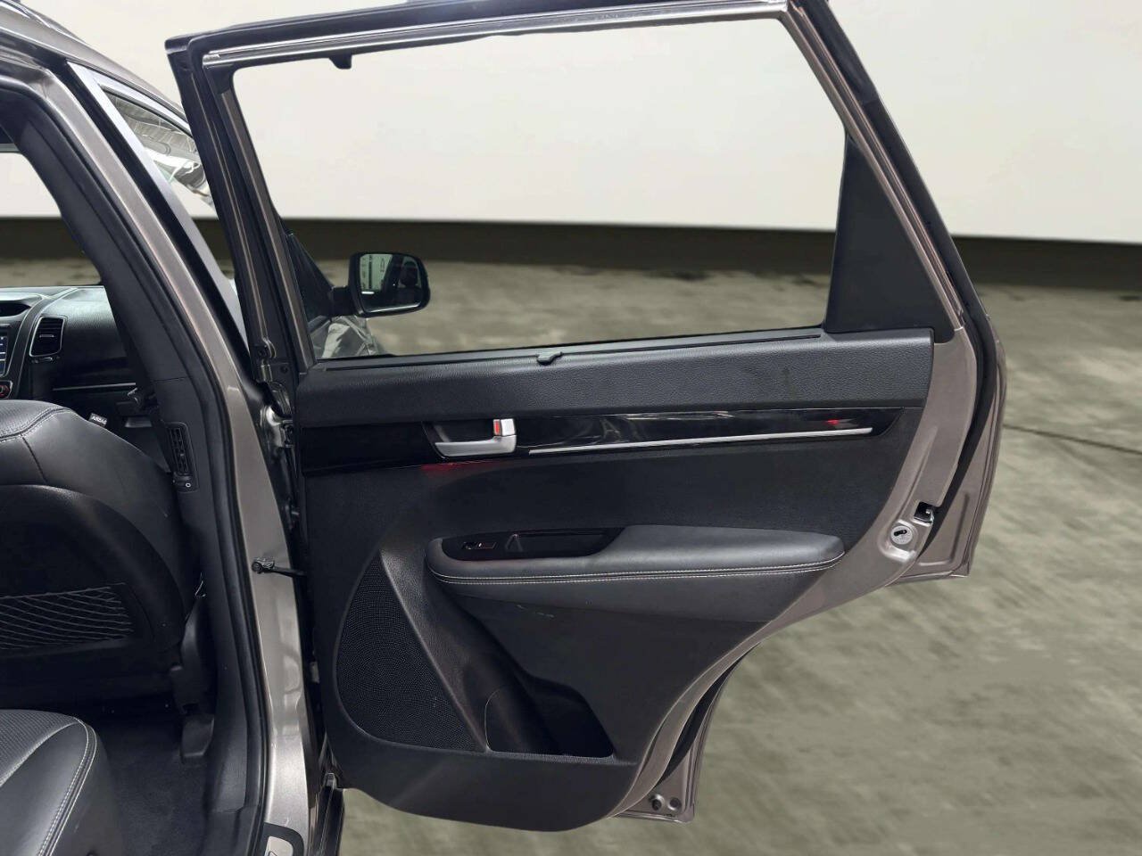 Used 2015 Kia Sorento SX FWD image 19