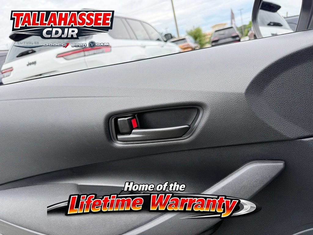 Used 2022 Toyota Corolla LE FWD image 13