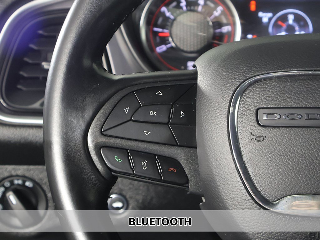 Used 2019 Dodge Challenger SXT image 4