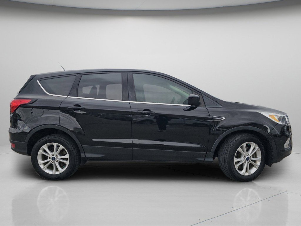 Used 2019 Ford Escape SE image 22