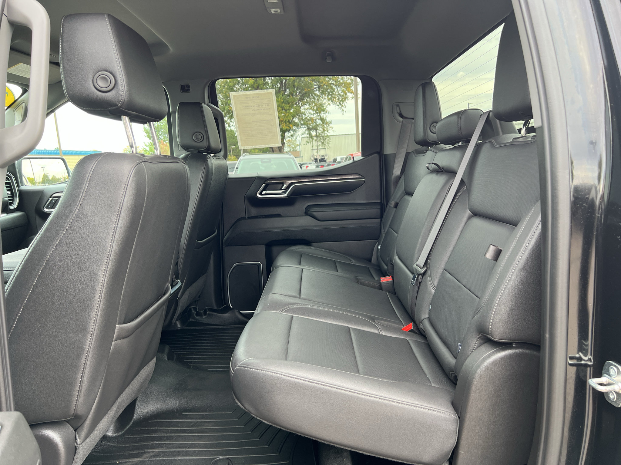 Used 2023 Chevrolet Silverado 1500 LTZ AWD/4WD image 9