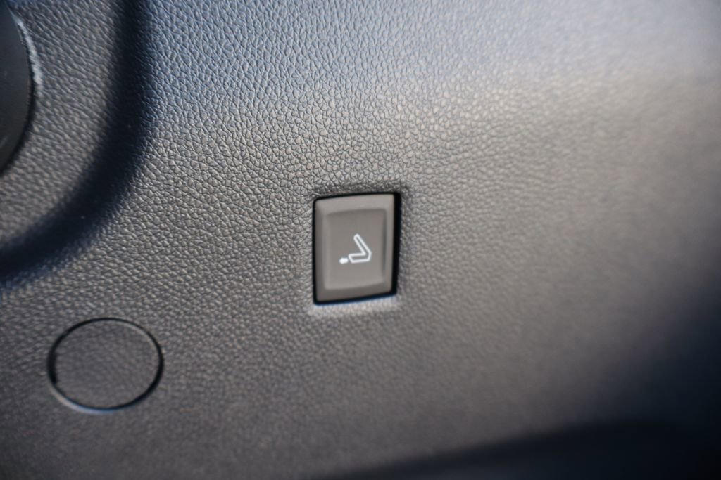 New 2026 Chevrolet Traverse RS w/ LPO, Floor Liner Package image 48