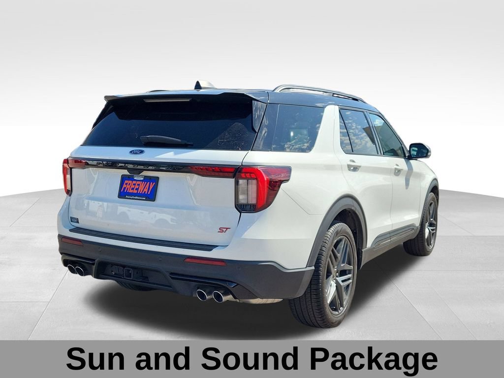 Used 2025 Ford Explorer ST AWD/4WD image 5
