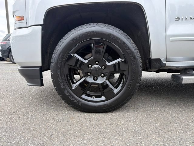 Used 2017 Chevrolet Silverado 1500 LT w/ All Star Edition AWD/4WD image 10
