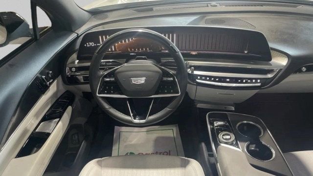 Used 2024 Cadillac Lyriq Luxury RWD image 15