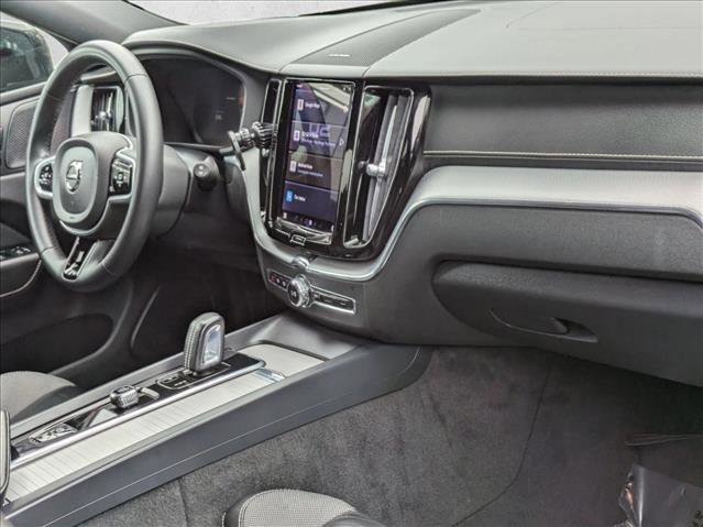 Used 2022 Volvo XC60 B5 R-Design image 20