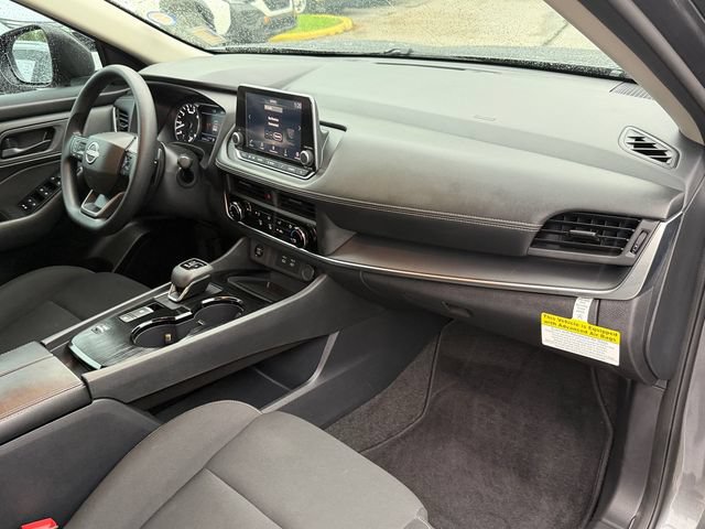 Used 2025 Nissan Rogue S FWD image 16