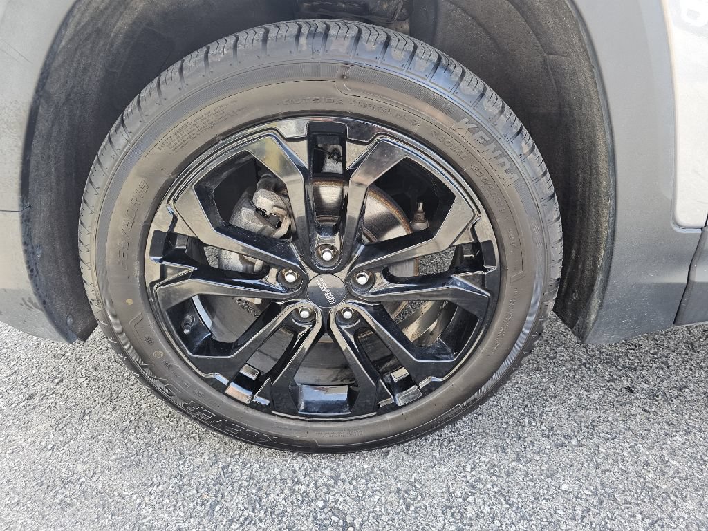 Used 2019 GMC Terrain SLE w/ Black Edition AWD/4WD image 14